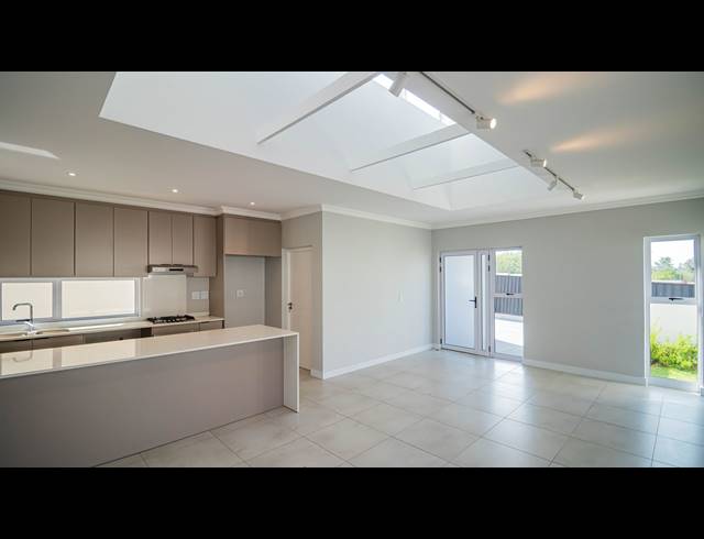 2 BEDROOM TOWNHOUSE FOR SALE IN BROADACRES